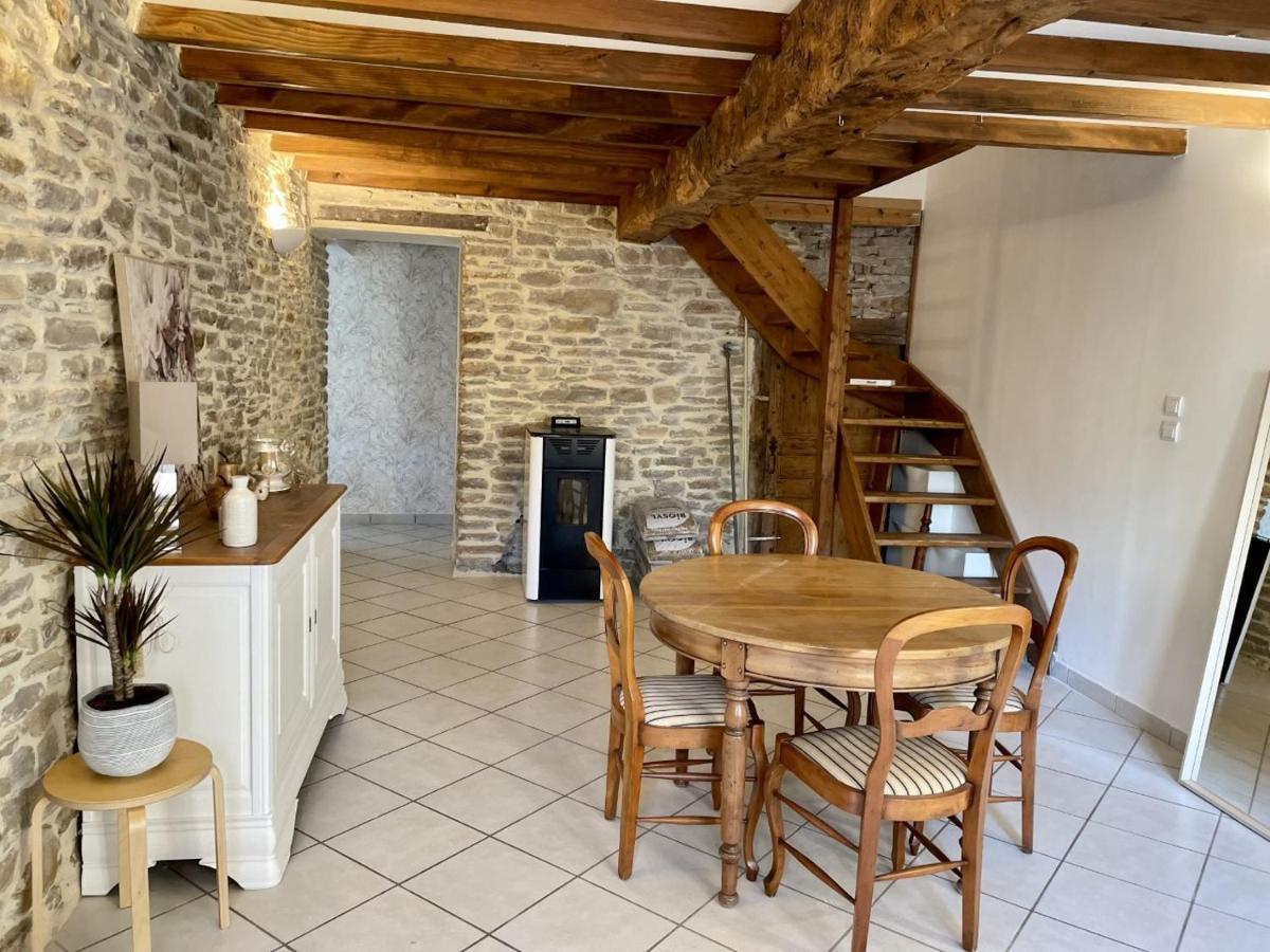 Les Glycines Hieres-Sur-Amby Exterior foto